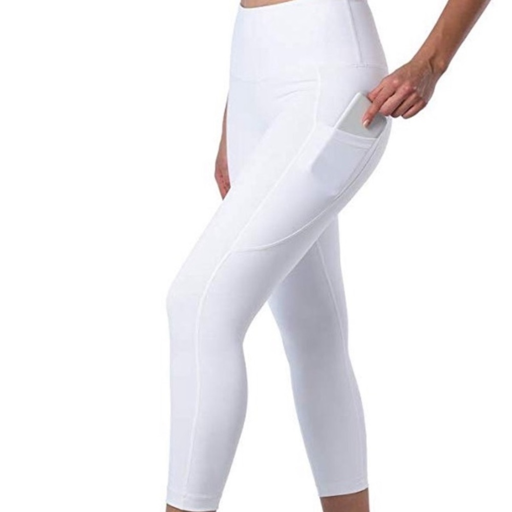 White cropped leggings with pockets